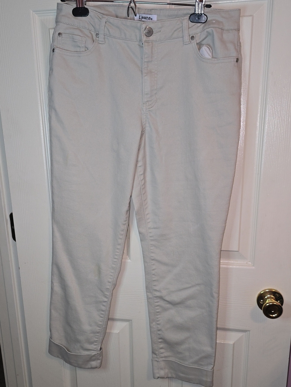 d. jeans Cropped Slim Ankle Jeans in Cream